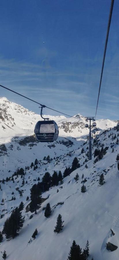 Appartements en résidence sport d'hiver, piscine, jacuzzi et sauna Orelle Esterno foto