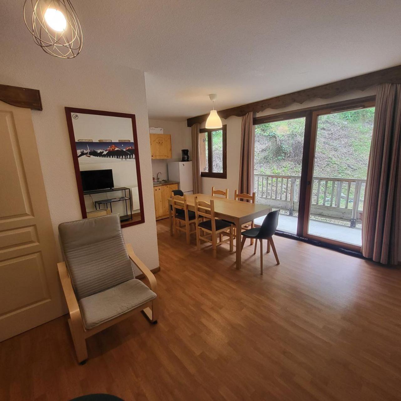 Appartements en résidence sport d'hiver, piscine, jacuzzi et sauna Orelle Esterno foto